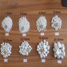 靈壽縣瑪琳礦產(chǎn)品加工廠 營口瑪琳白色碎石，為綠化園林添一抹純凈雅致